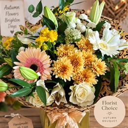 Autumn special hand tied bouquet in water 